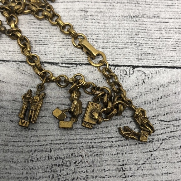 Vintage Coro Antique Gold Tone 10 (8) Commandments Charm Bracelet - Picture 5 of 6